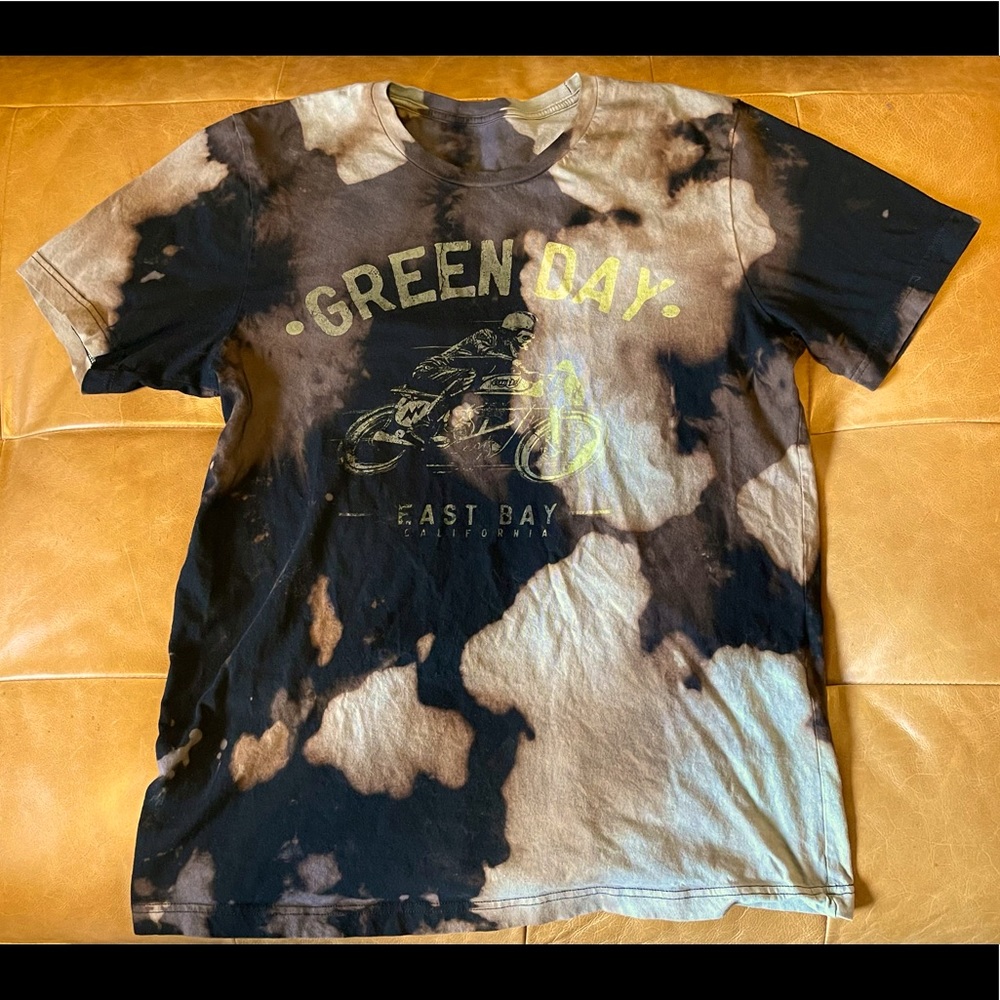 Green Day Distressed Band T-Shirt